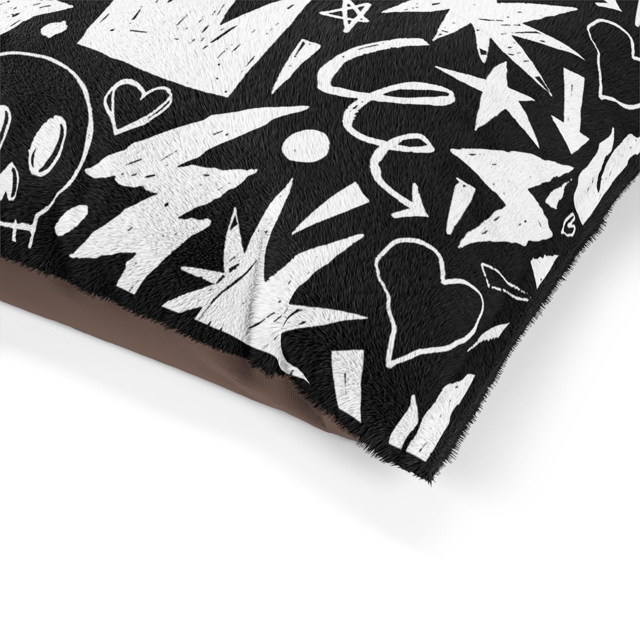 Skull Crown Graffiti Pet Bed | Black White Punk Pattern